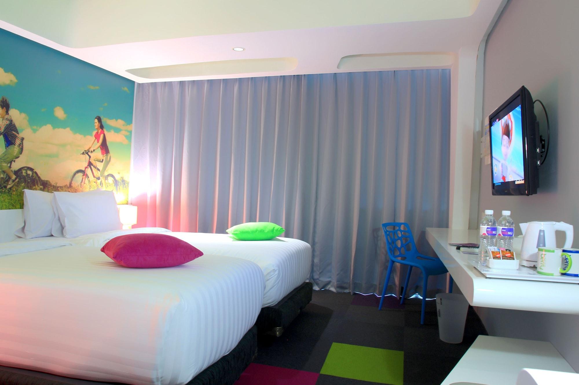Berry Glee Thematic Hotel Kuta  Exterior photo