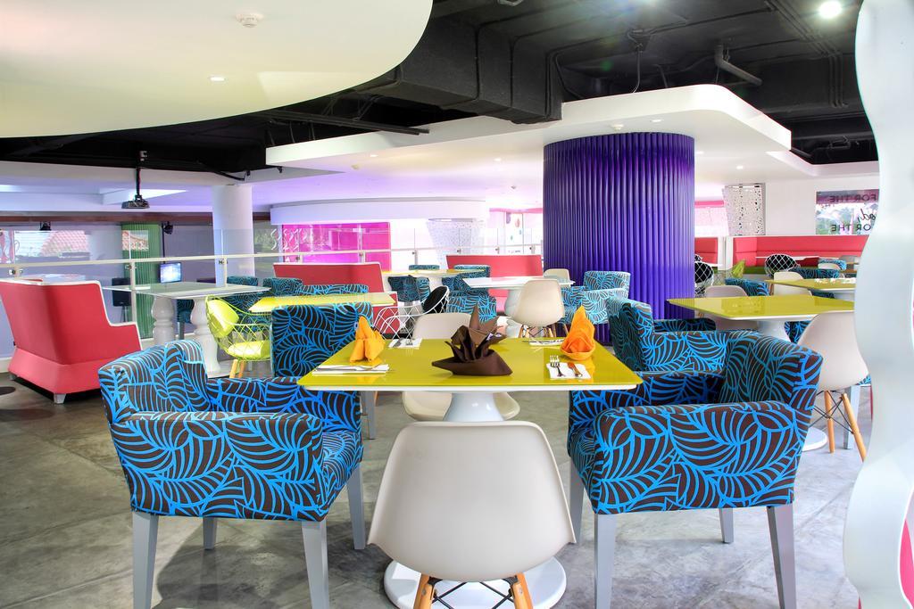 Berry Glee Thematic Hotel Kuta  Exterior photo