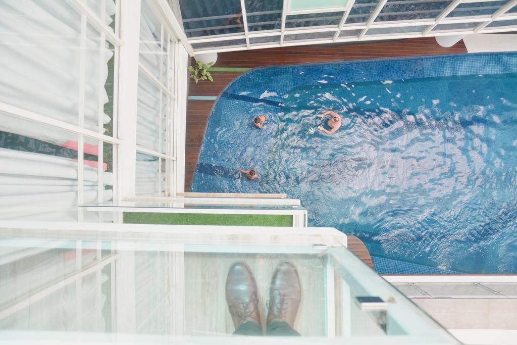 Berry Glee Thematic Hotel Kuta  Exterior photo